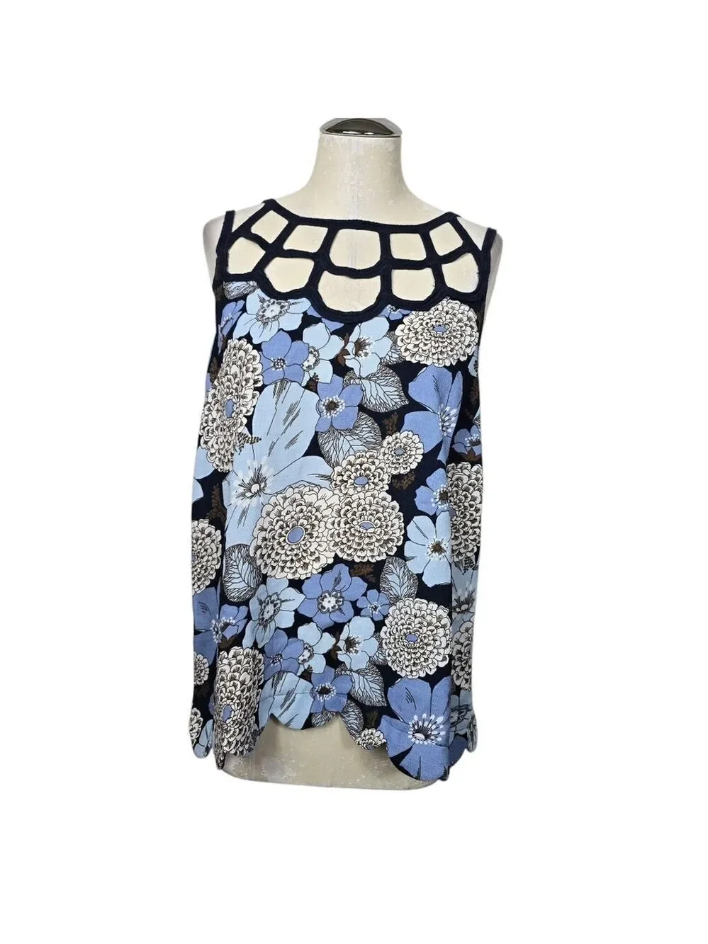NWT Entro Lattice Floral Blue White Scalloped Top M